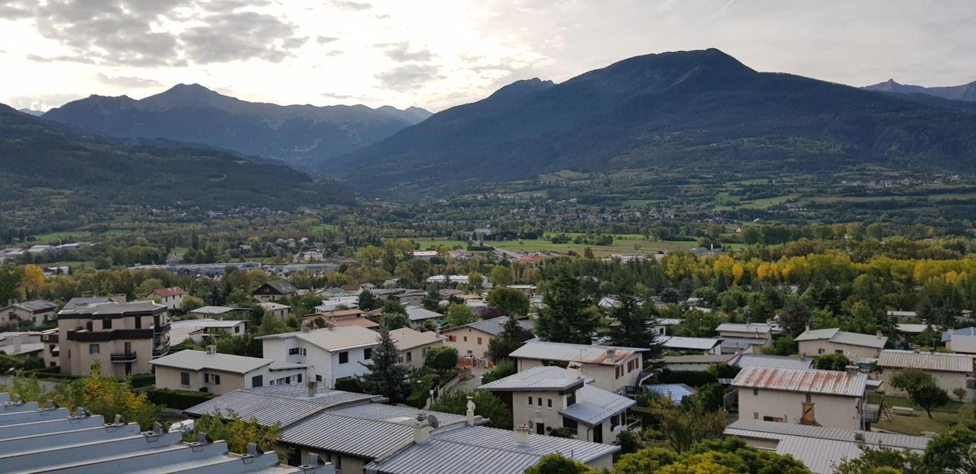 Appartement Plan D'Eau Vue Panoramique Embrun Room photo